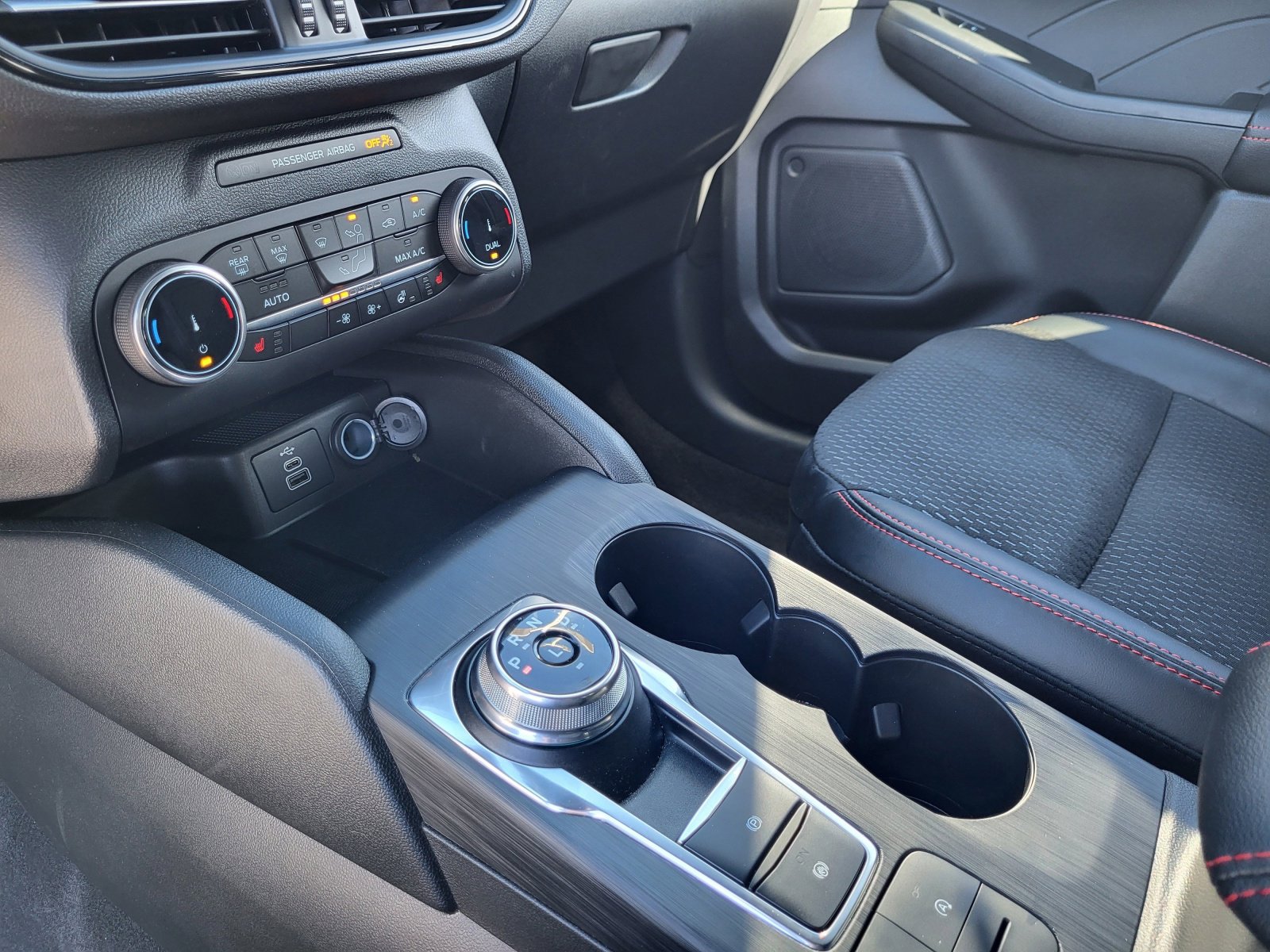 Used 2026 Ford Escape ST-Line w/ Cold Weather Package image 12