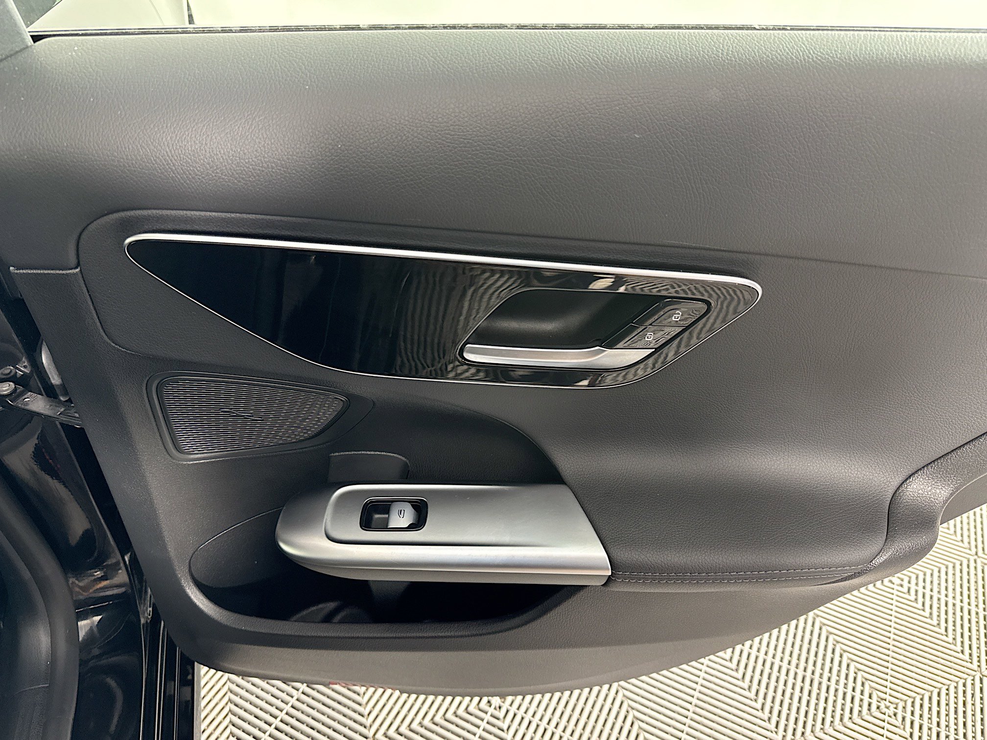 Used 2024 Mercedes-Benz C 300 Sedan image 26