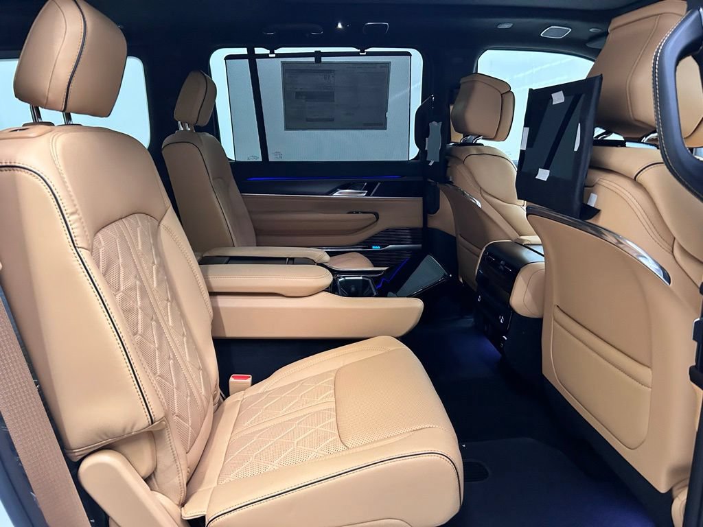 New 2026 Jeep Grand Wagoneer Summit AWD/4WD image 18