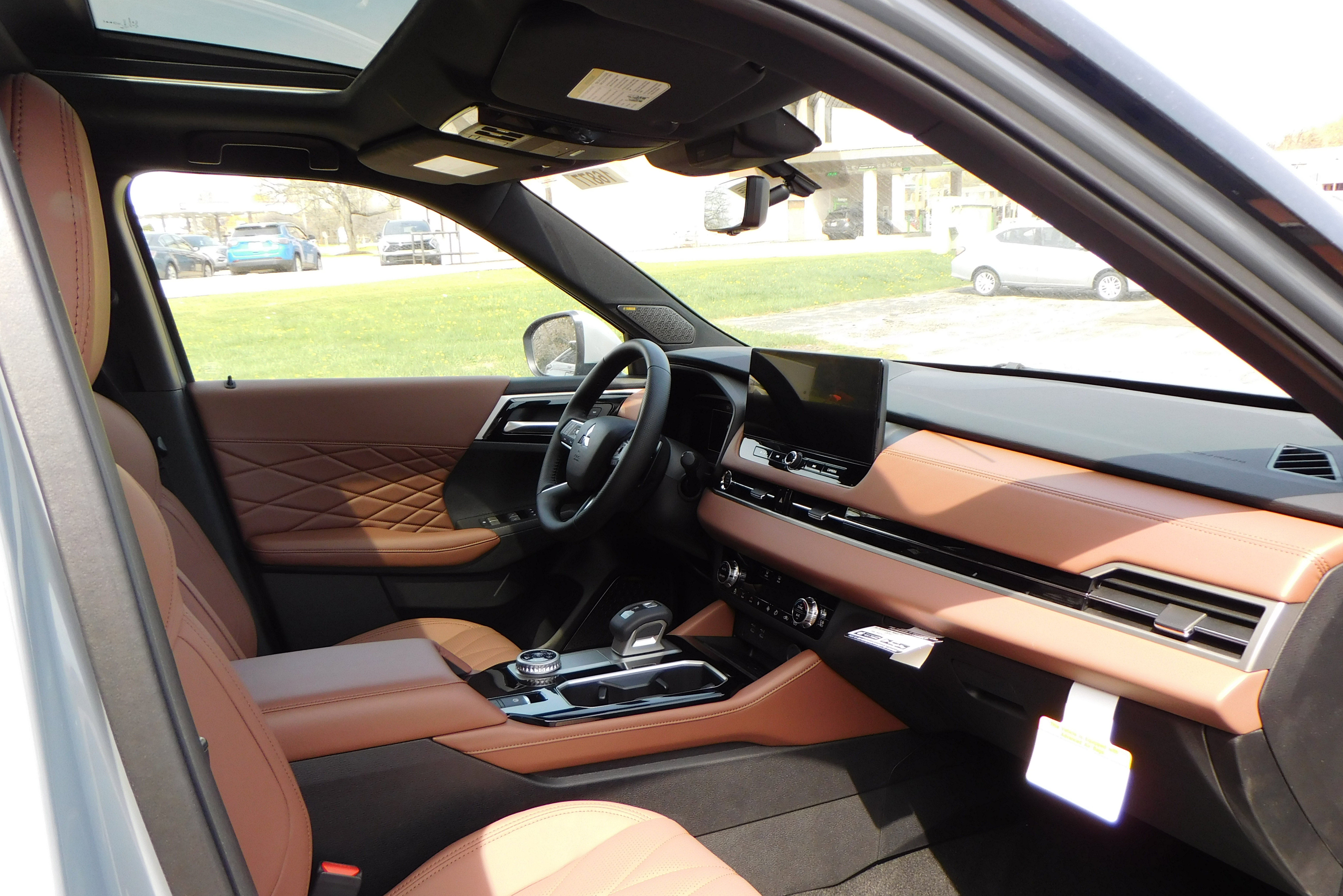 Used 2025 Mitsubishi Outlander SEL image 35