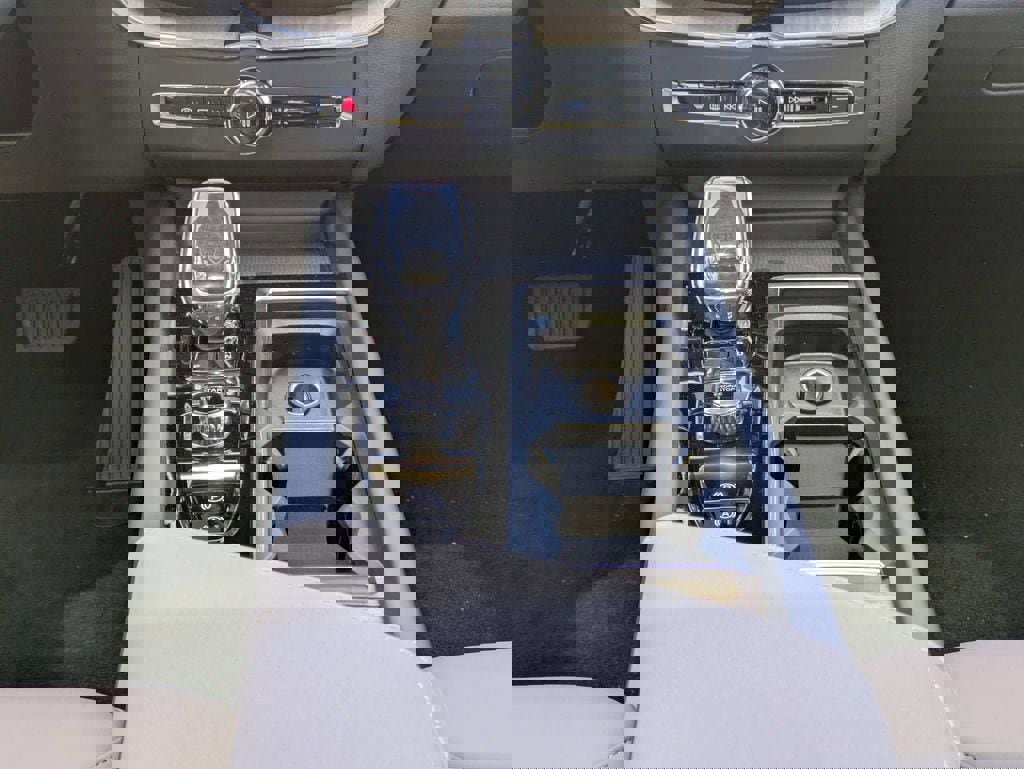 New 2026 Volvo XC60 T8 Core w/ Protection Package Premier image 23