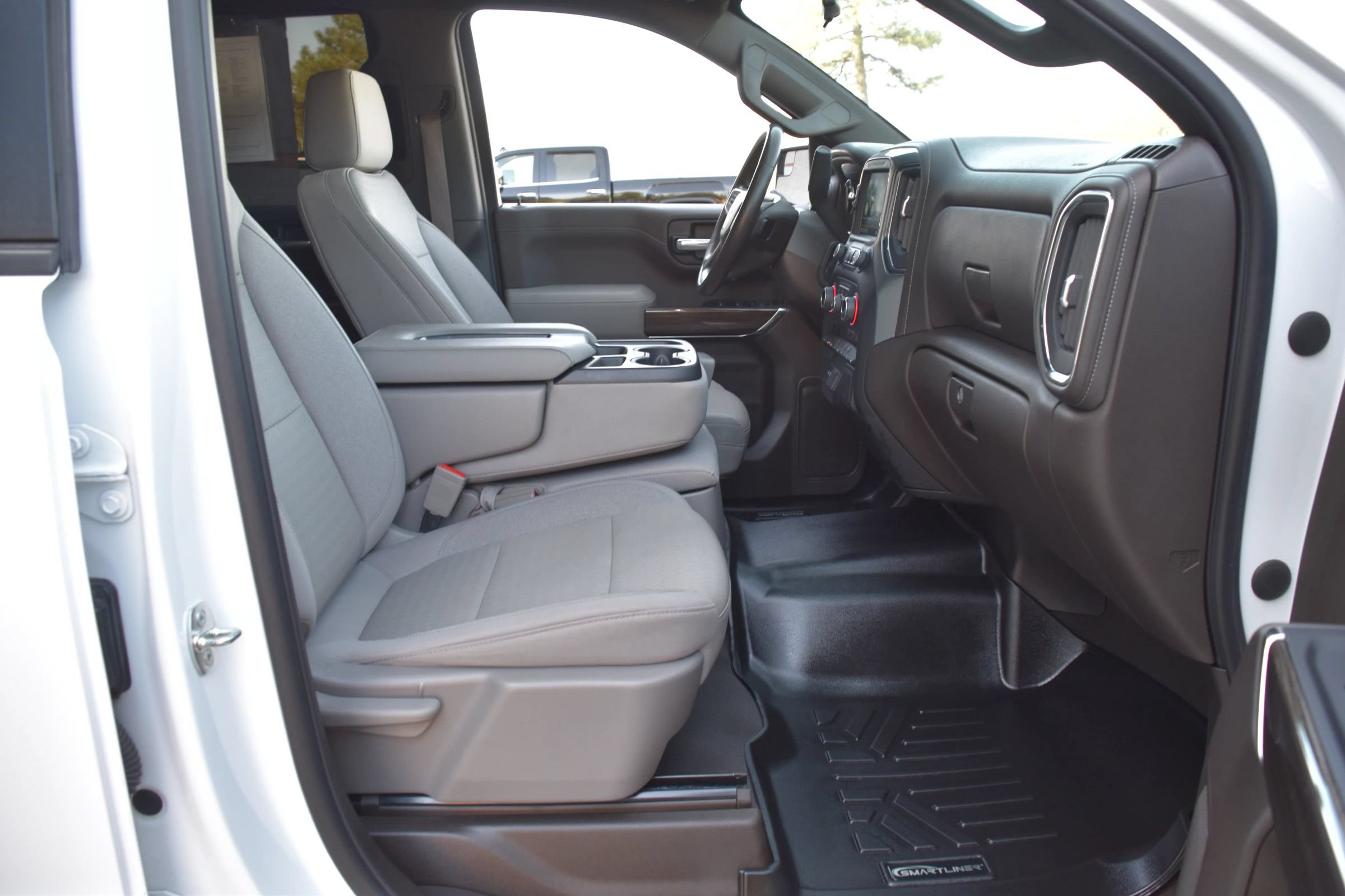 Used 2022 Chevrolet Silverado 1500 LT w/ LPO, Dark Essentials Package AWD/4WD image 20