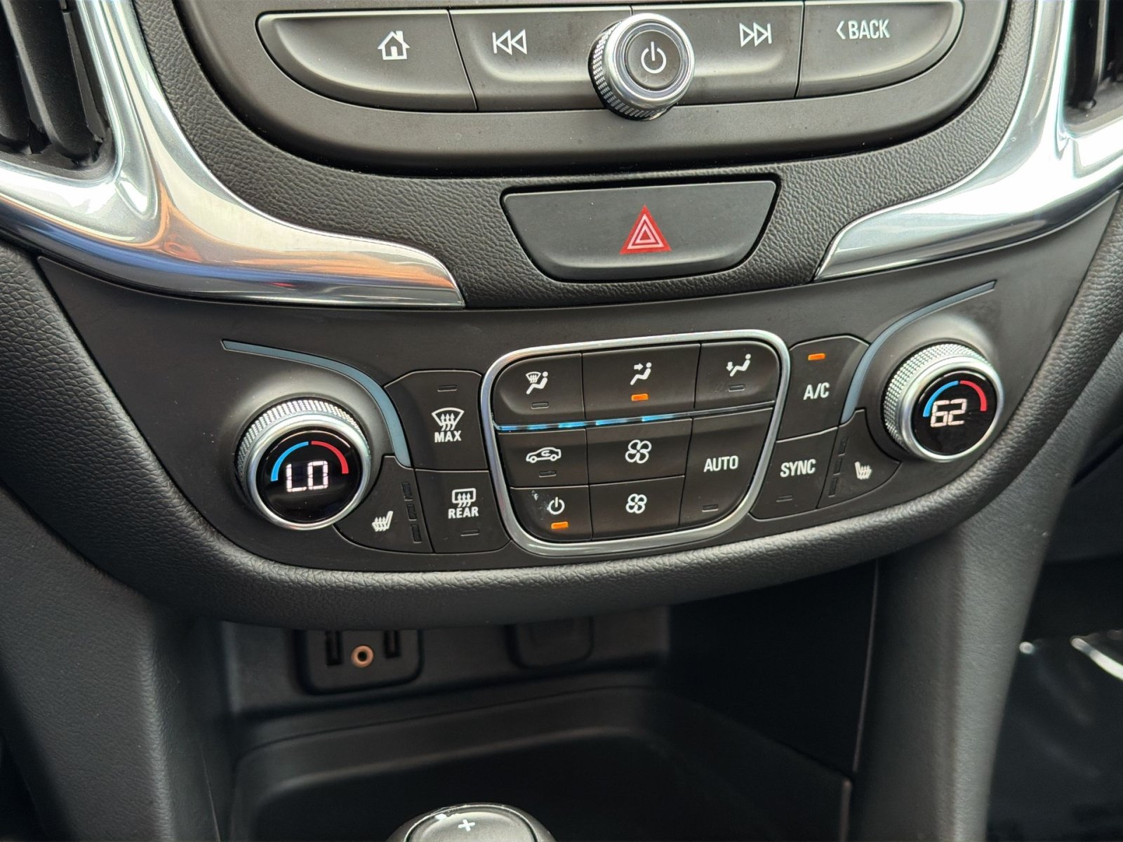 Used 2018 Chevrolet Equinox LT w/ Sun & Infotainment Package AWD/4WD image 20