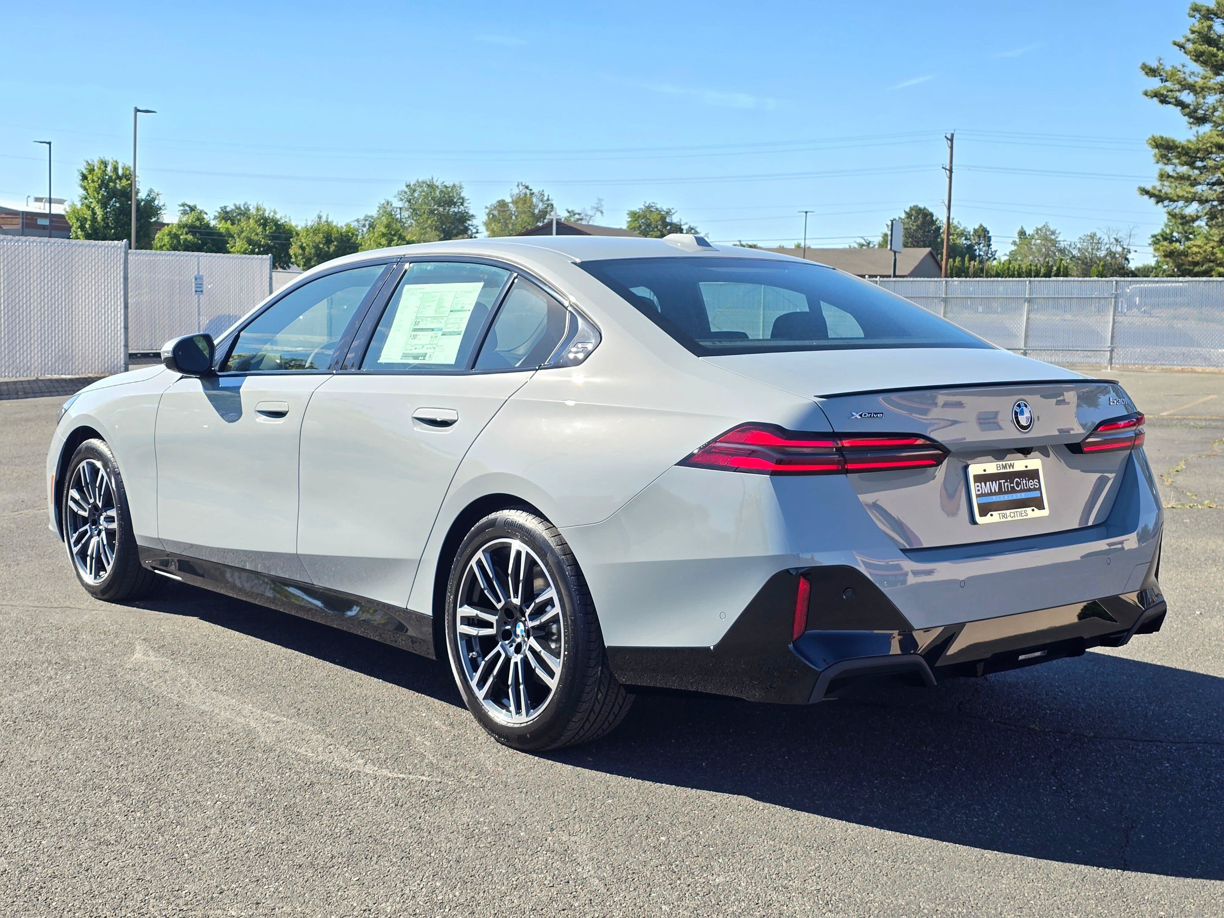 New 2027 BMW 530i xDrive w/ M Sport Package AWD/4WD image 4