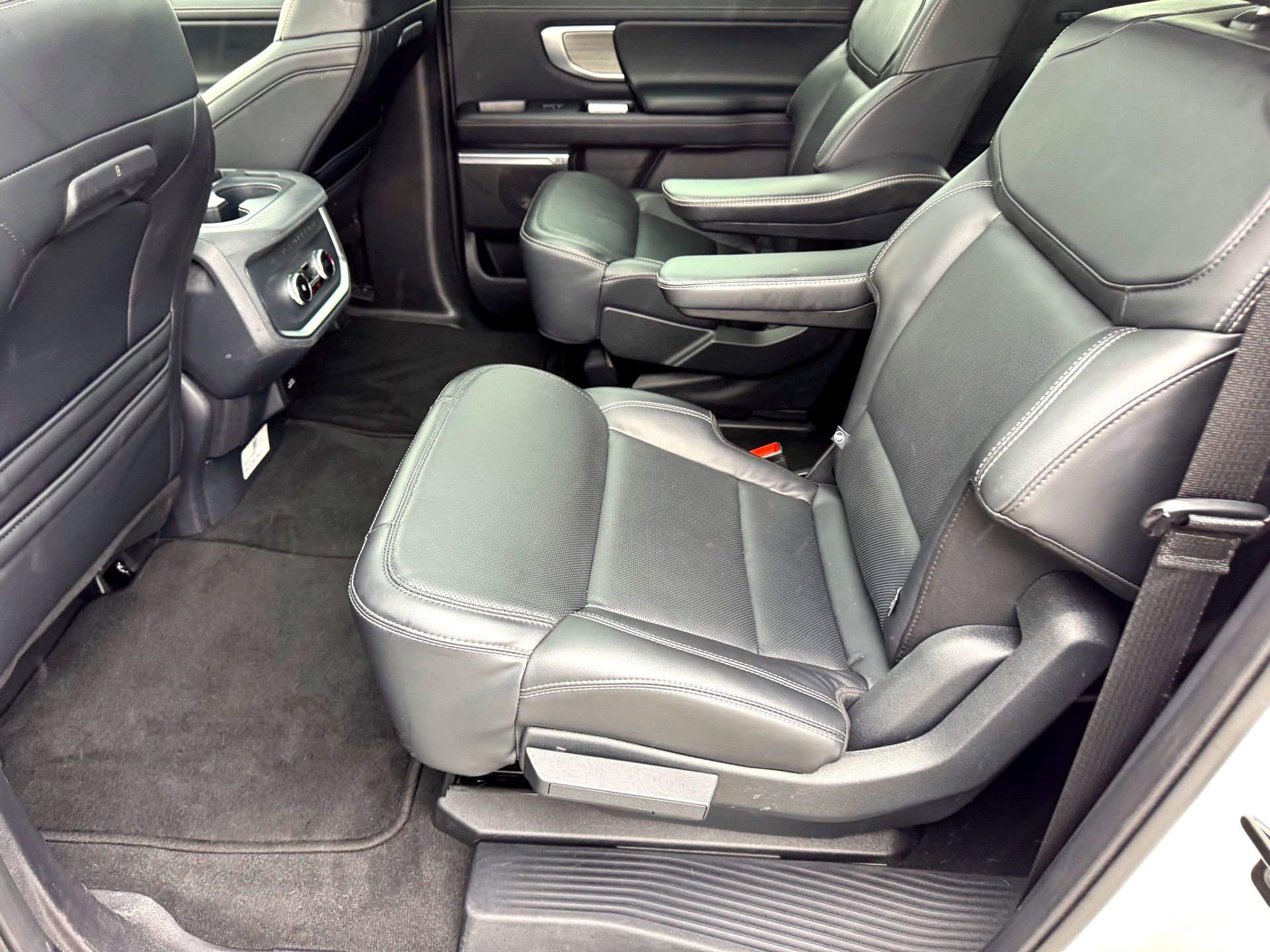Used 2025 Ford Expedition Max Platinum AWD/4WD image 20