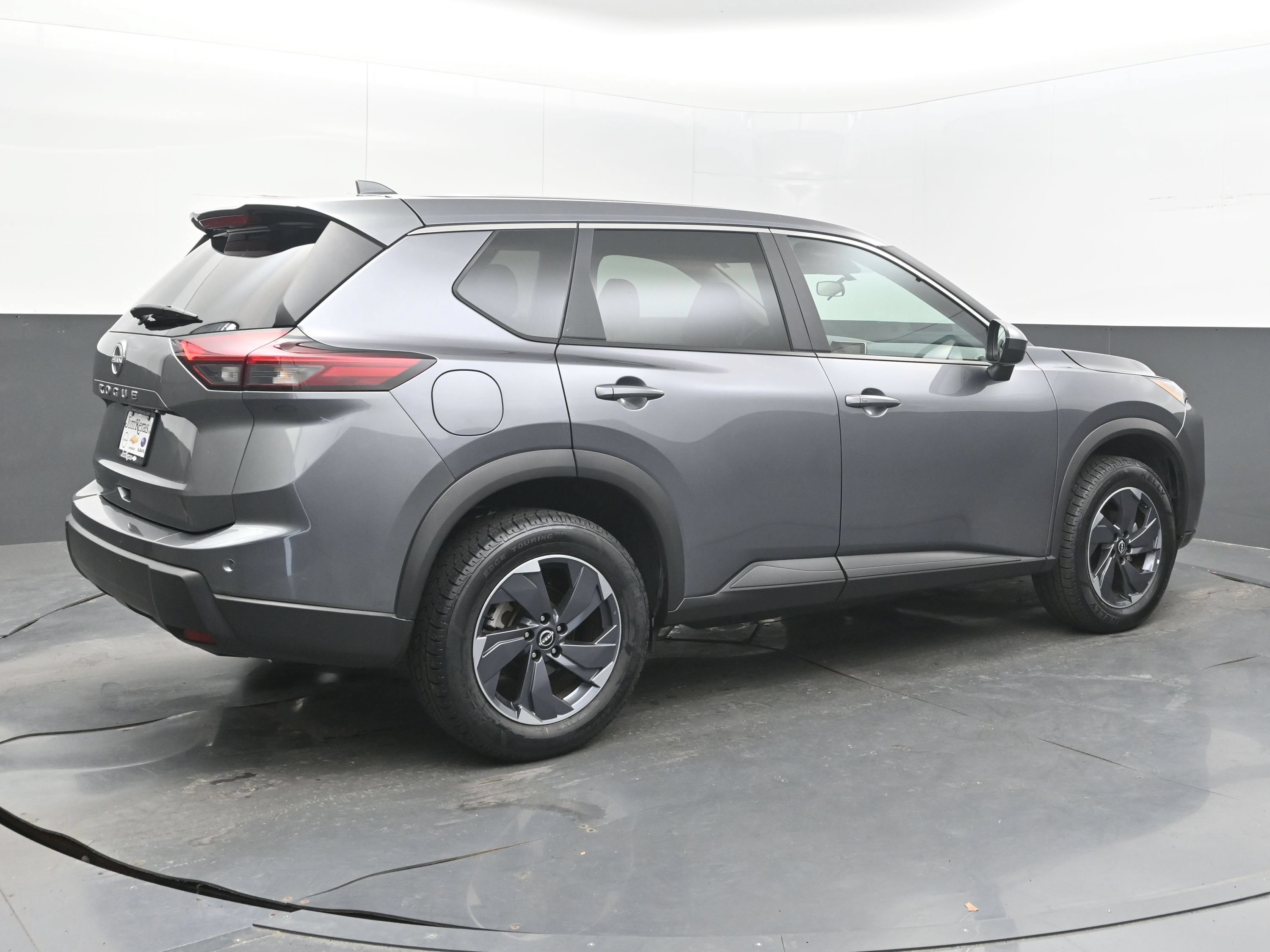 Used 2025 Nissan Rogue SV FWD image 9