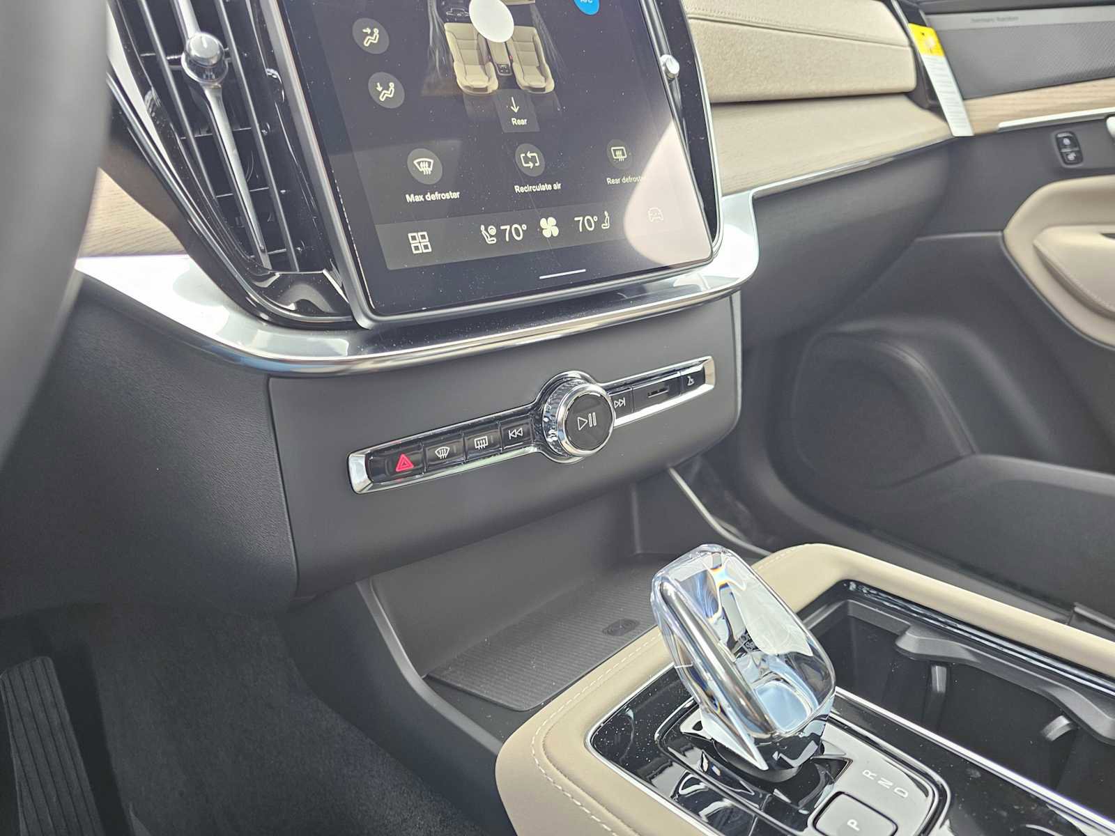New 2026 Volvo XC90 B5 Plus w/ Protection Package AWD/4WD image 26