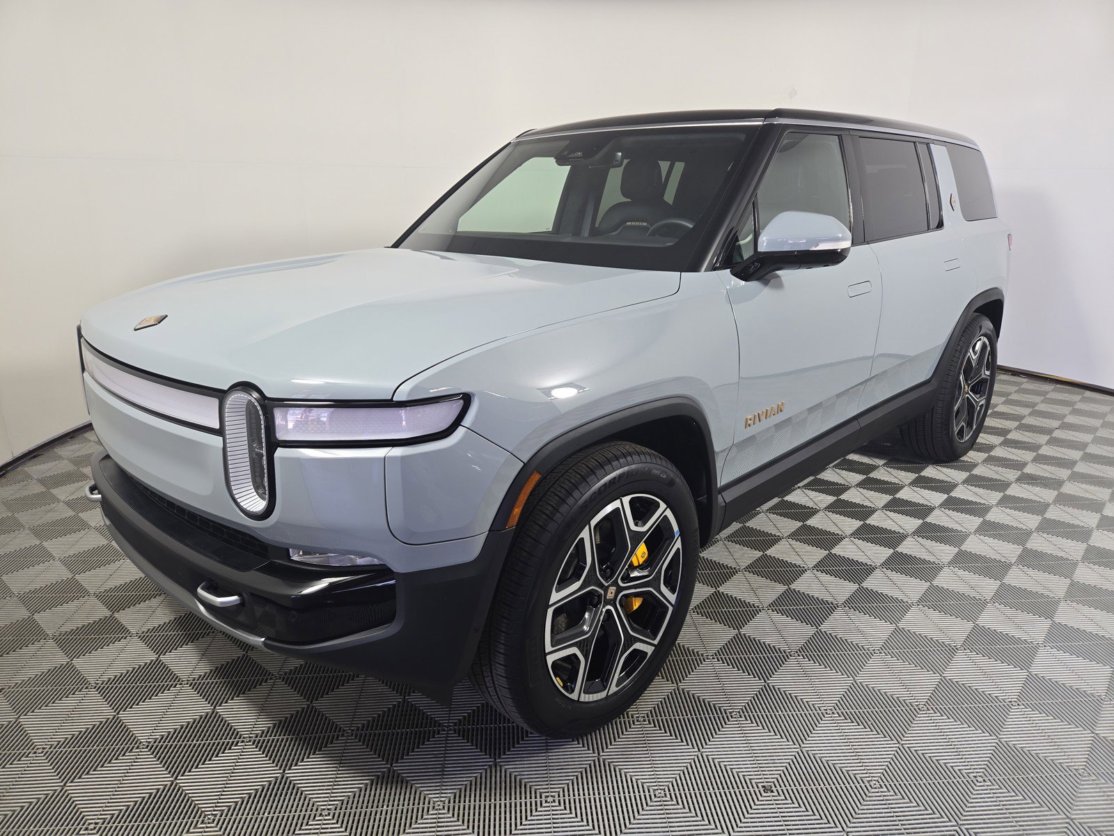 Used 2024 Rivian R1S Adventure