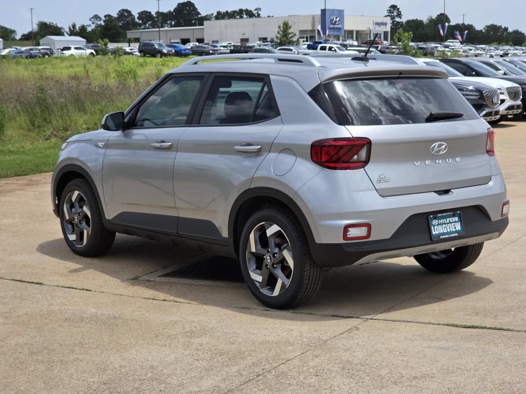 New 2026 Hyundai Venue SEL FWD image 3