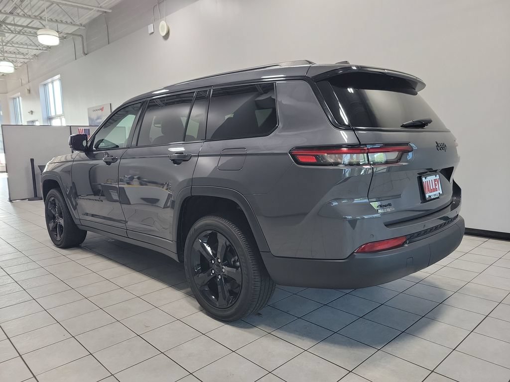 Used 2024 Jeep Grand Cherokee L Altitude AWD/4WD image 10