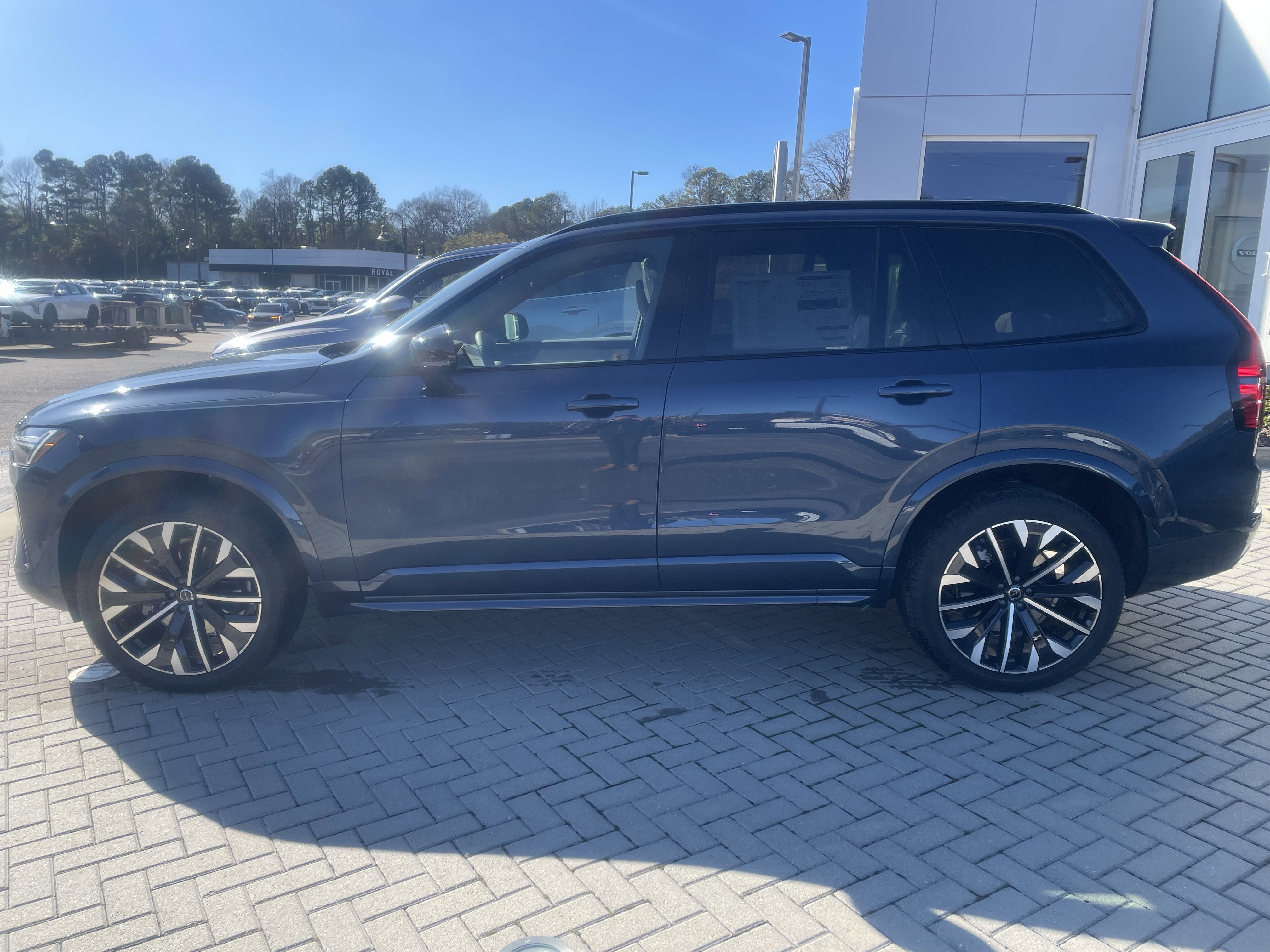 New 2026 Volvo XC90 B6 Ultra w/ Protection Package Premier image 7