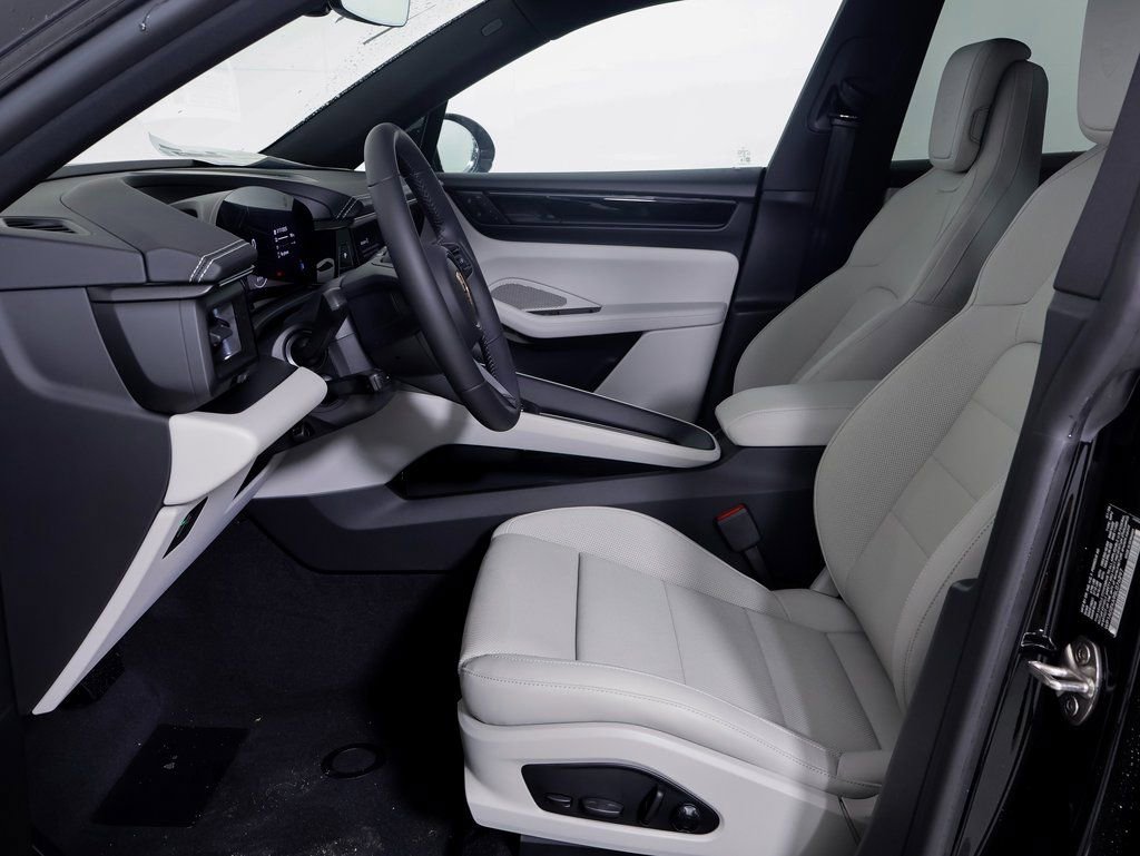 New 2025 Porsche Macan Electric image 5