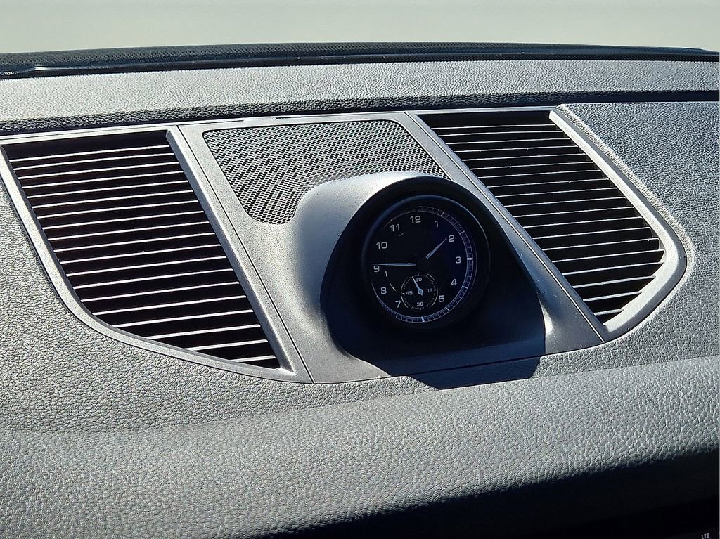 Used 2024 Porsche Macan T w/ Premium Plus Package image 23