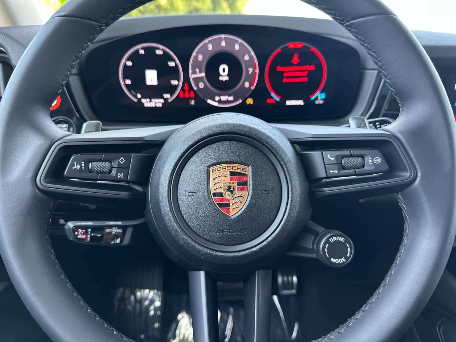 Certified 2025 Porsche Cayenne AWD/4WD image 27