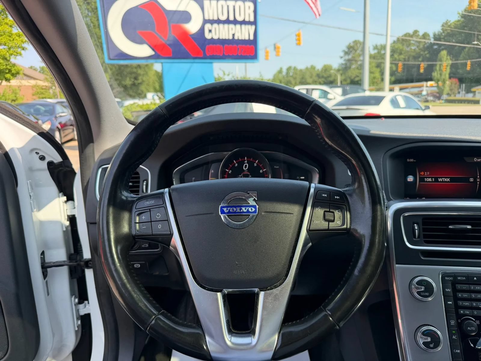 Used 2018 Volvo V60 T5 Cross Country w/ Convenience Package AWD/4WD image 12