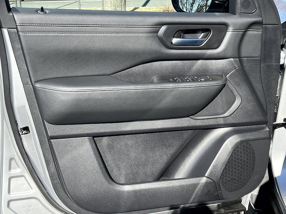 Certified 2026 Nissan Armada SV image 19