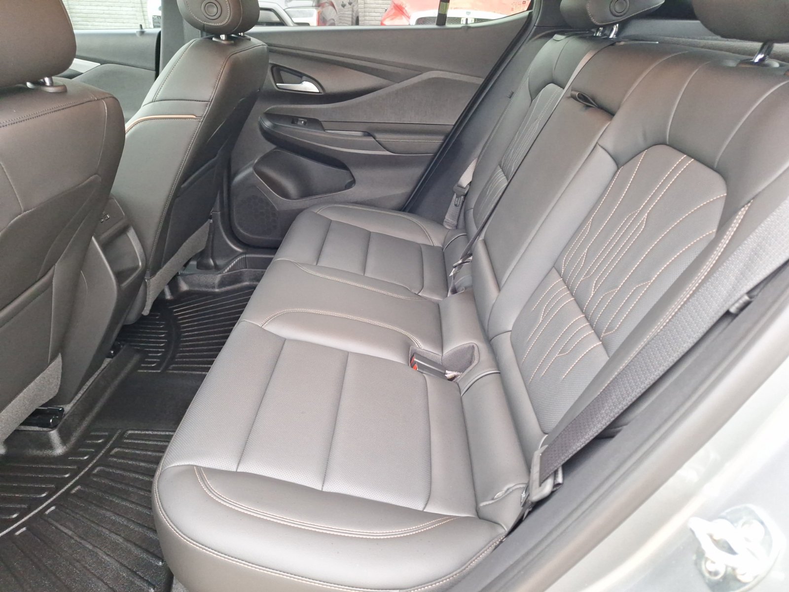 Used 2025 Buick Envista Avenir FWD image 32