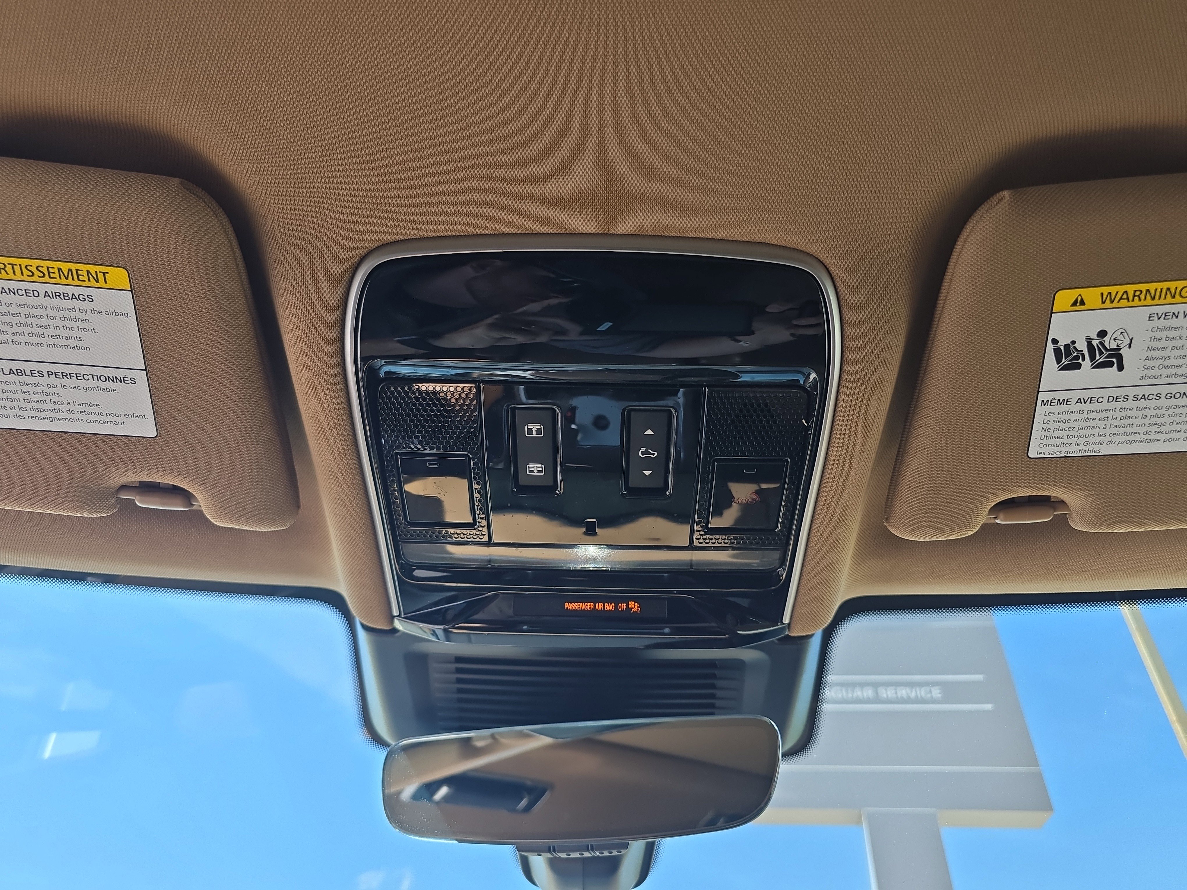 Used 2024 Land Rover Range Rover SE AWD/4WD image 25
