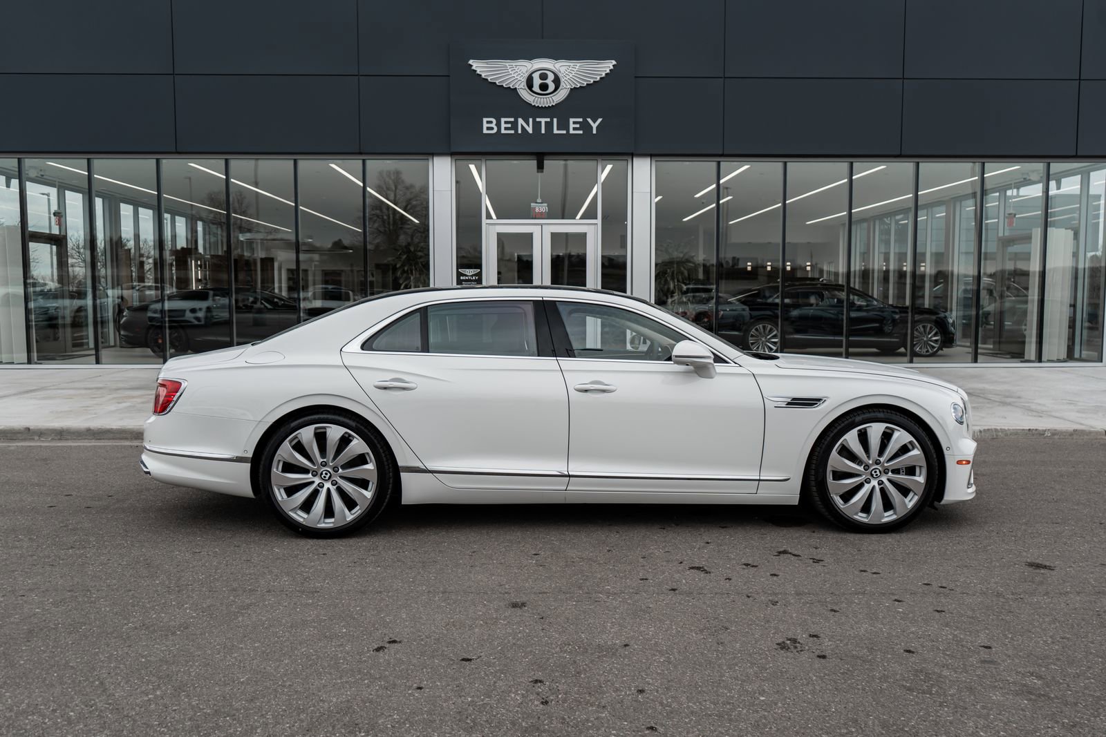 New 2026 Bentley Flying Spur Plug-In Hybrid image 14