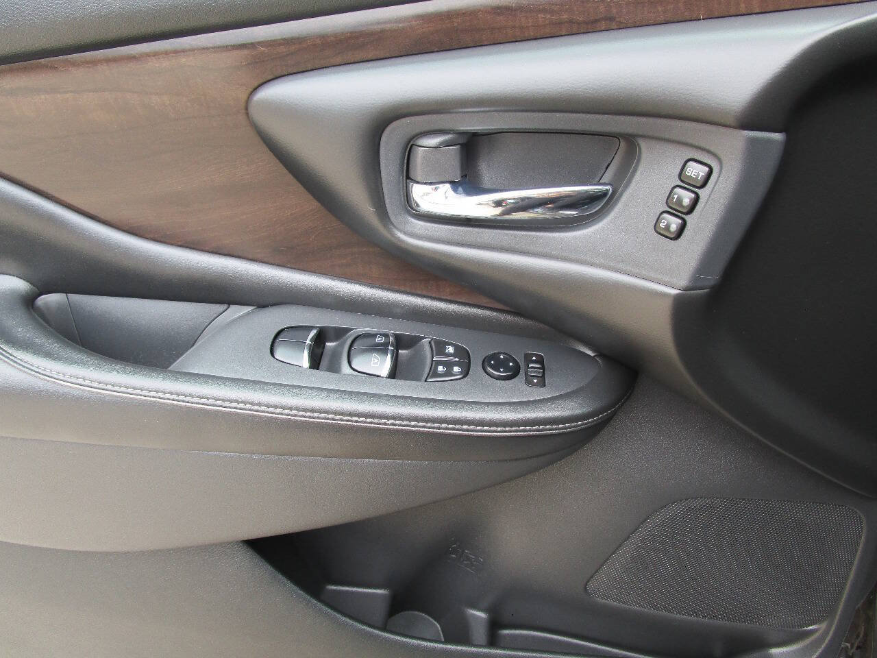Used 2020 Nissan Murano Platinum AWD/4WD image 9