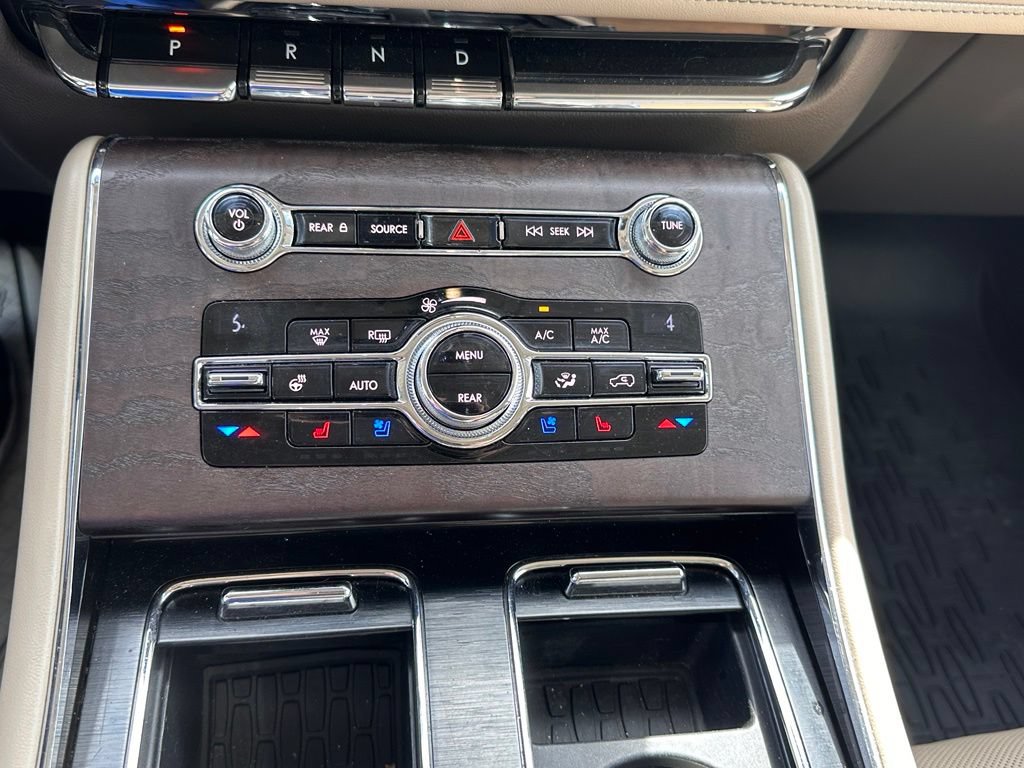 Used 2020 Lincoln Aviator Reserve w/ Equipment Group 202A AWD/4WD image 34