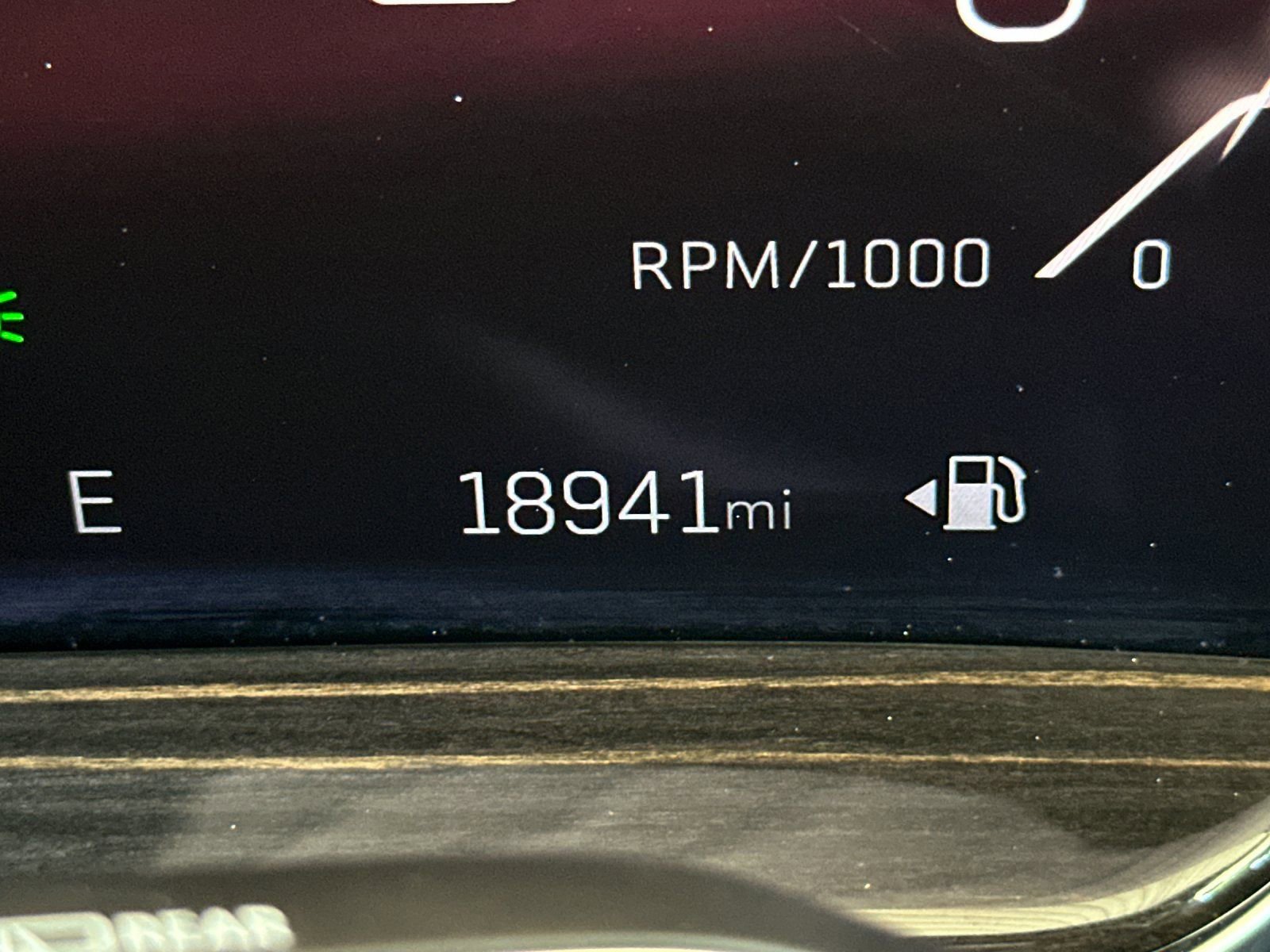 Used 2025 Cadillac Escalade ESV Luxury image 33