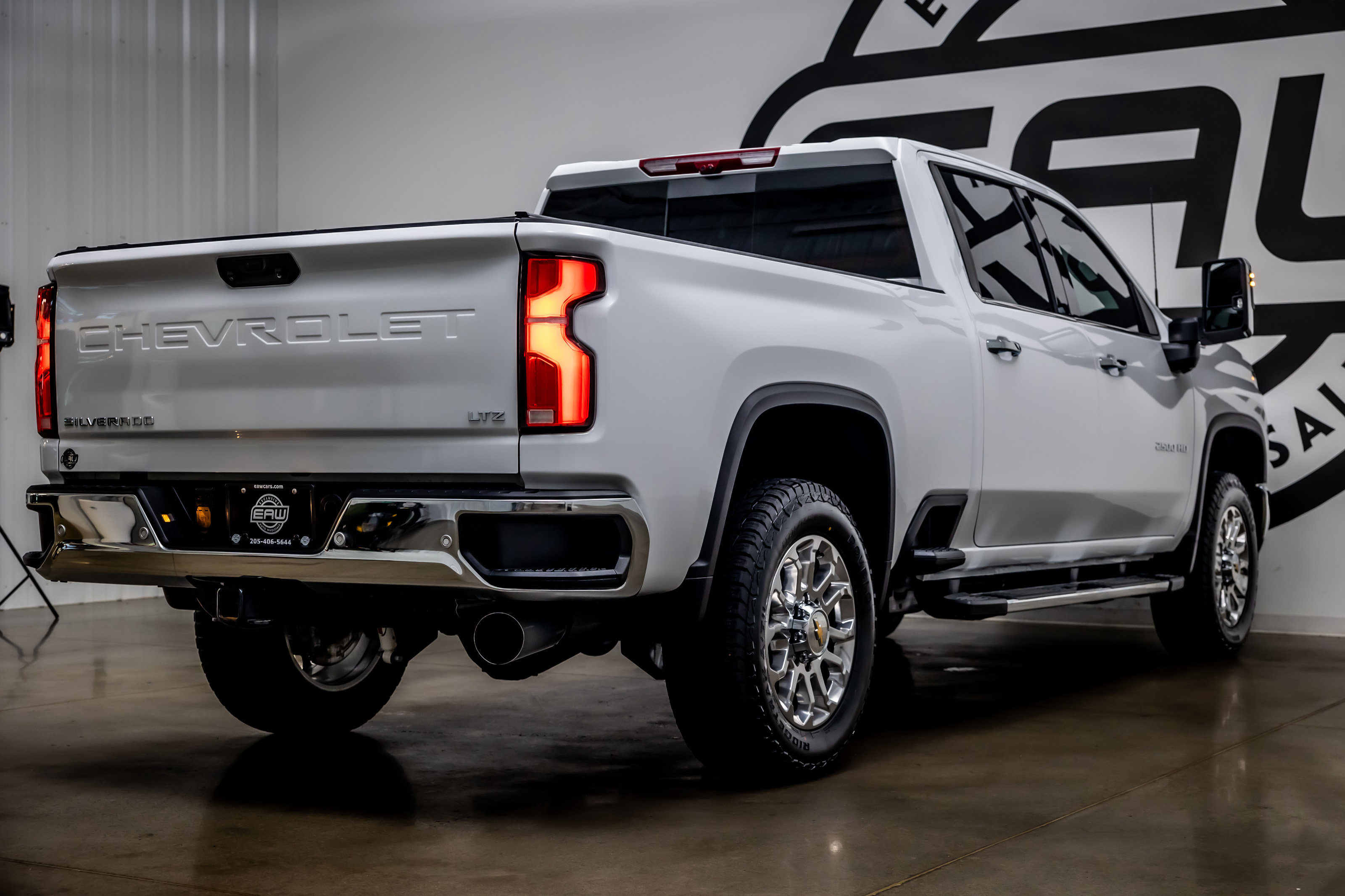 Used 2025 Chevrolet Silverado 2500 LTZ w/ LTZ Premium Package AWD/4WD image 34