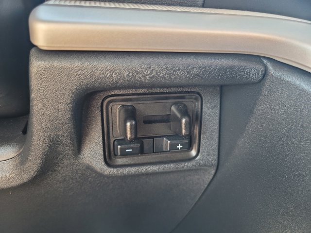 Used 2025 Ford Expedition Active AWD/4WD image 26