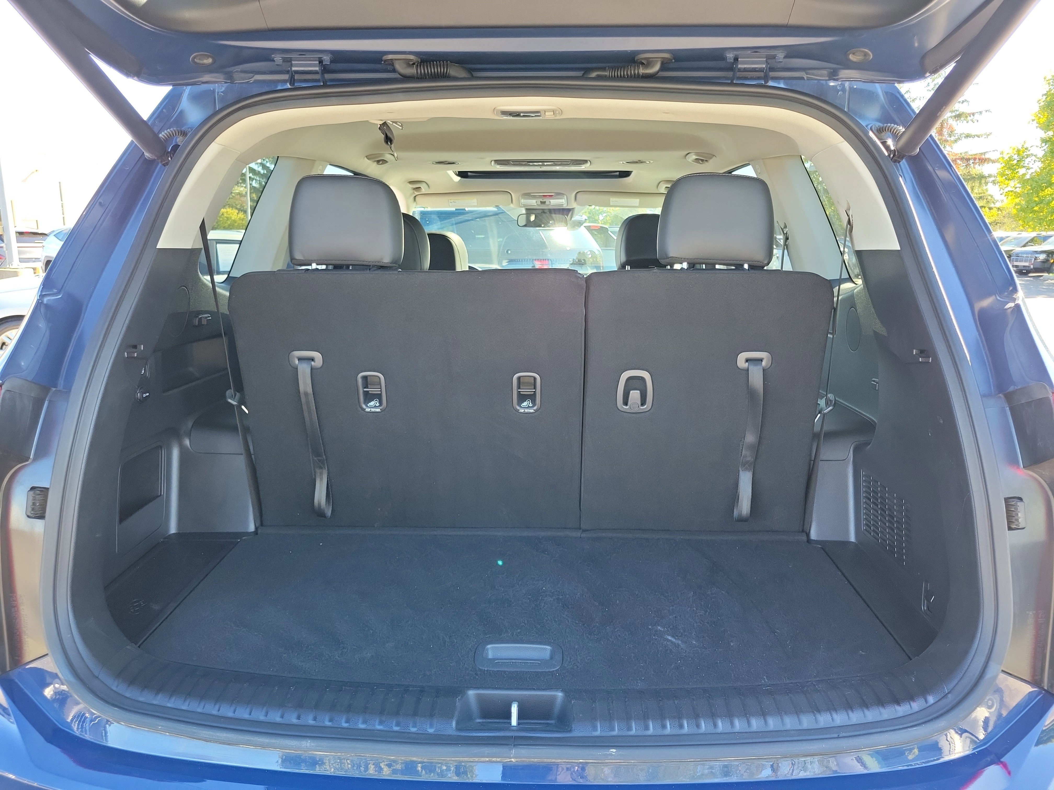 Used 2025 Kia Telluride S image 8