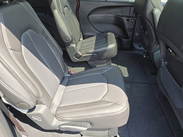 New 2026 Chrysler Pacifica Select image 27