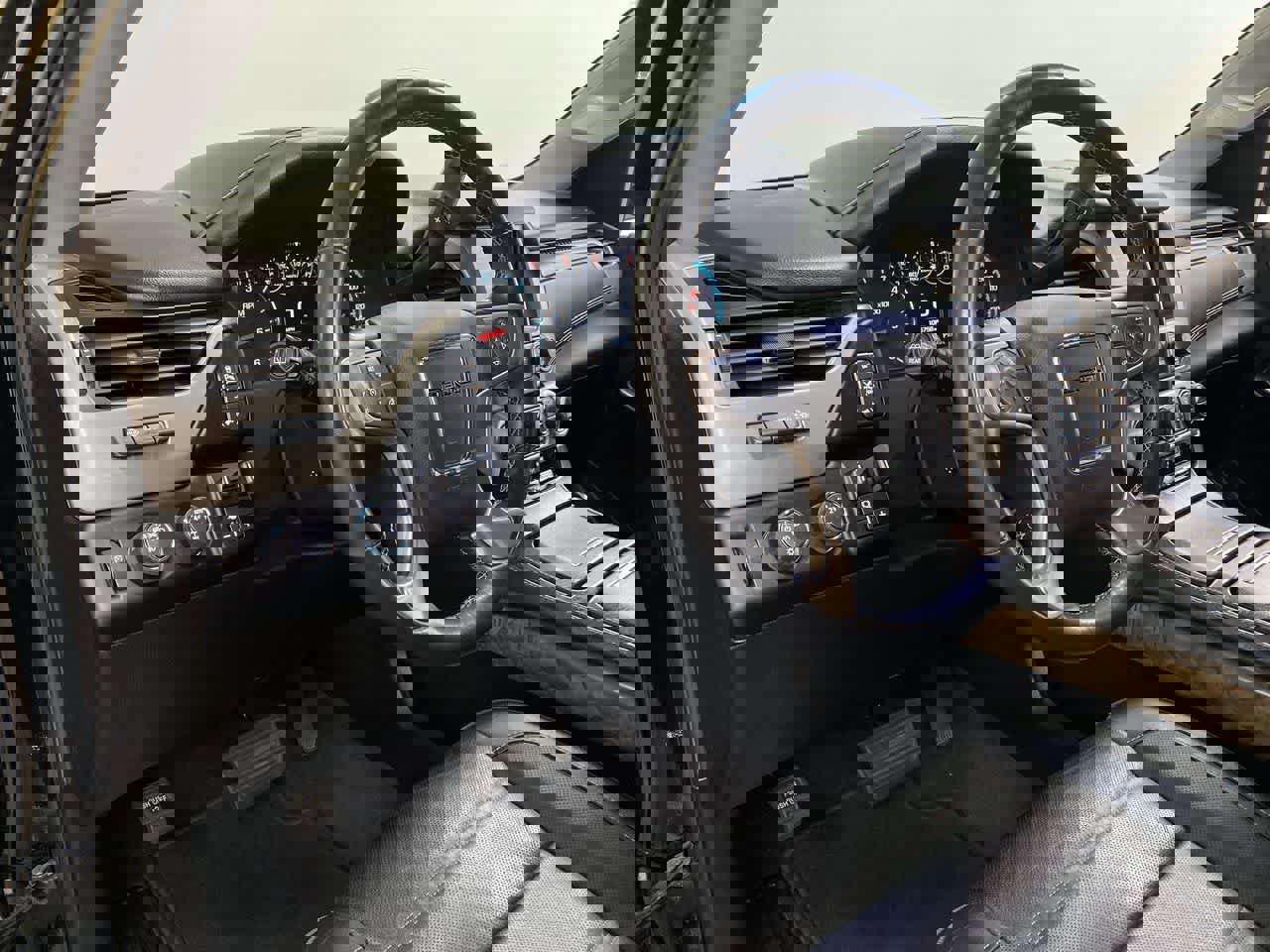 Used 2019 GMC Yukon XL Denali w/ Denali Ultimate Package image 2