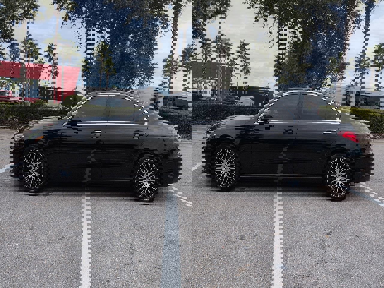 Used 2023 Mercedes-Benz C 300 Sedan image 7