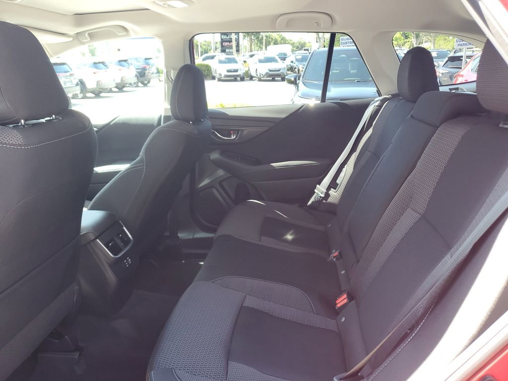 Used 2025 Subaru Outback Premium AWD/4WD image 14