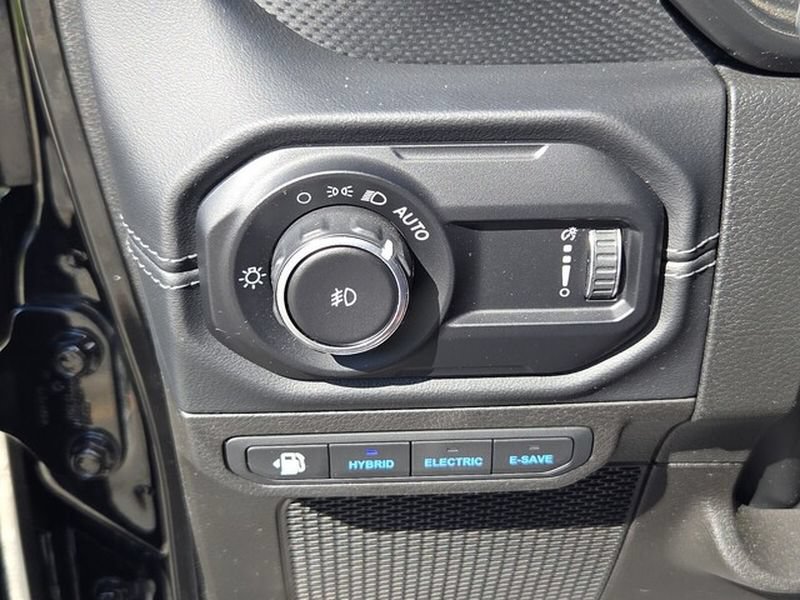 Used 2024 Jeep Wrangler Unlimited Rubicon 4xe AWD/4WD image 27