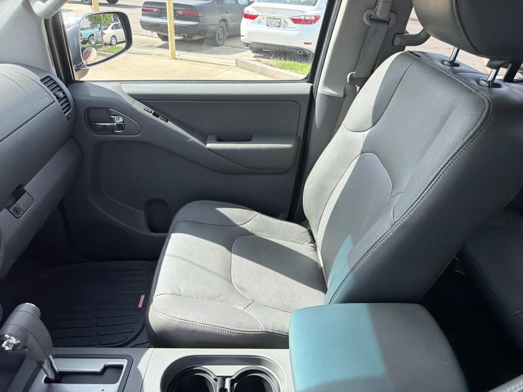 Used 2013 Nissan Frontier SL RWD image 16