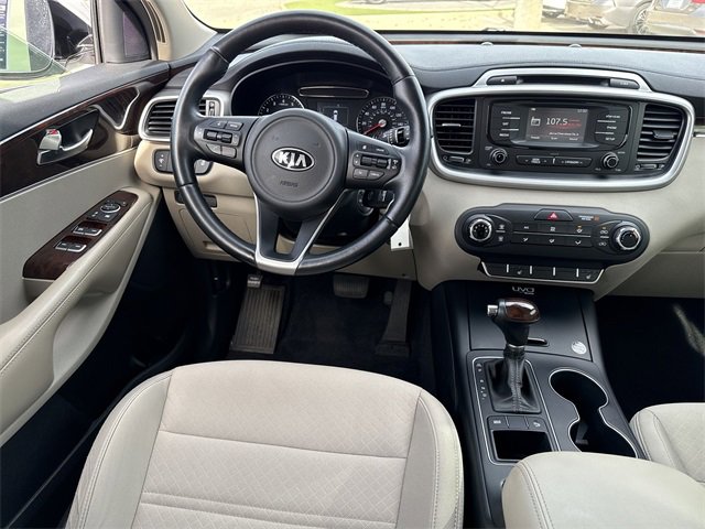 Used 2016 Kia Sorento LX w/ LX Convenience Package image 10