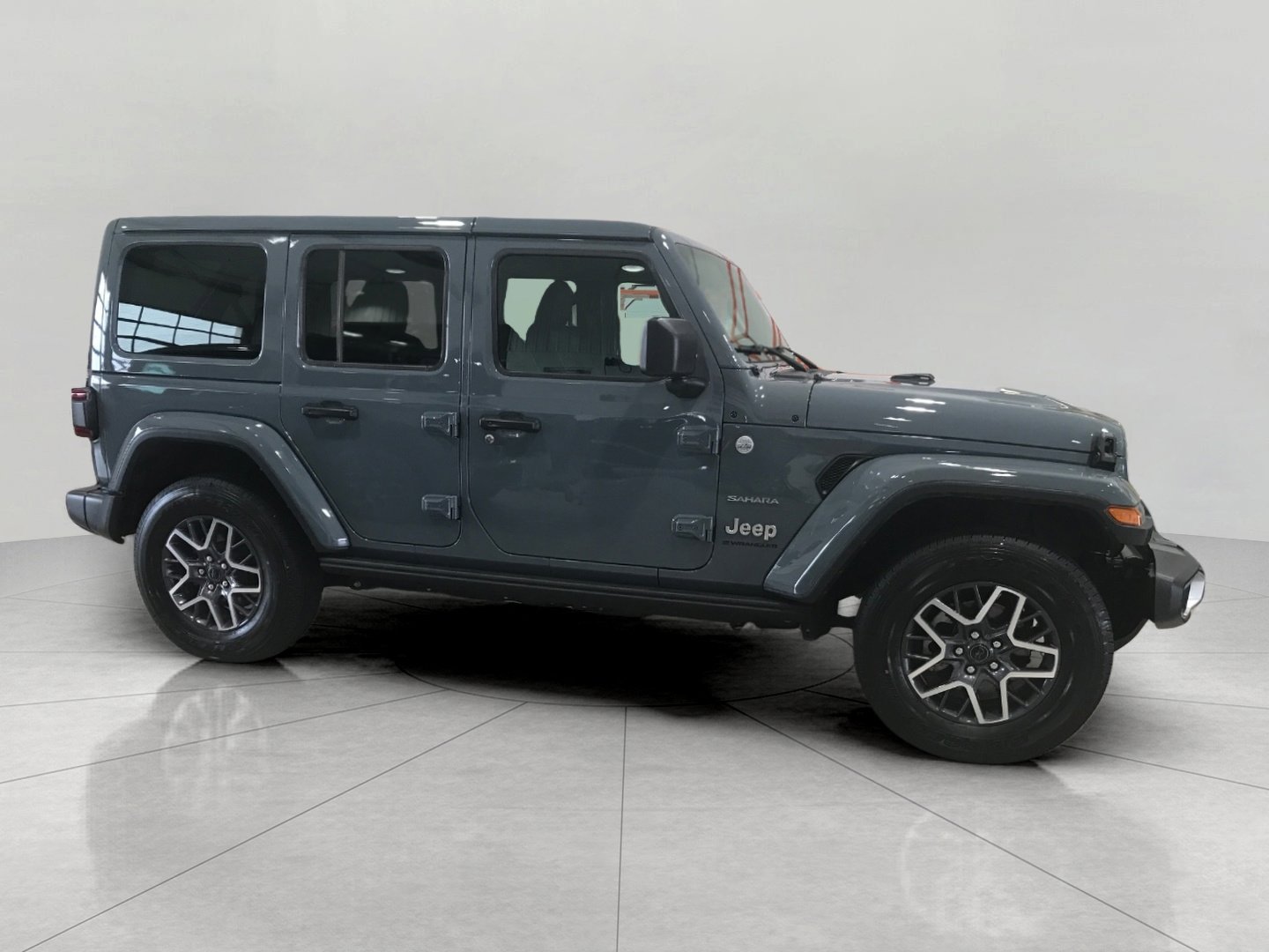 Used 2024 Jeep Wrangler Unlimited Sahara w/ Technology Group AWD/4WD image 12