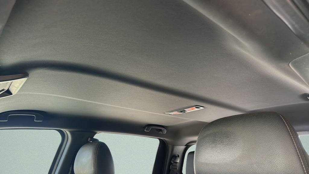 Used 2019 Nissan Titan SL w/ Midnight Edition image 21