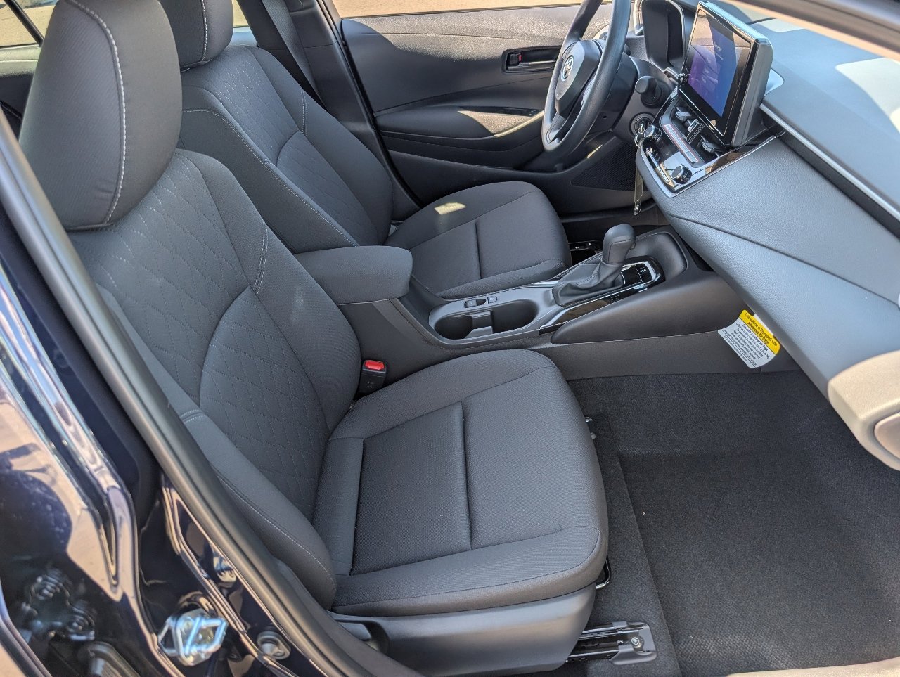 Used 2026 Toyota Corolla LE FWD image 8