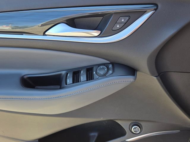 Used 2018 Buick Enclave Essence FWD image 31