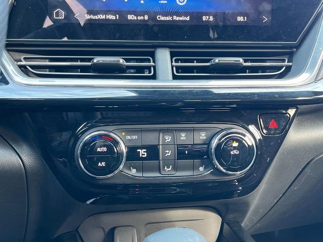 Certified 2024 Chevrolet Trax RS w/ Sunroof Package image 32