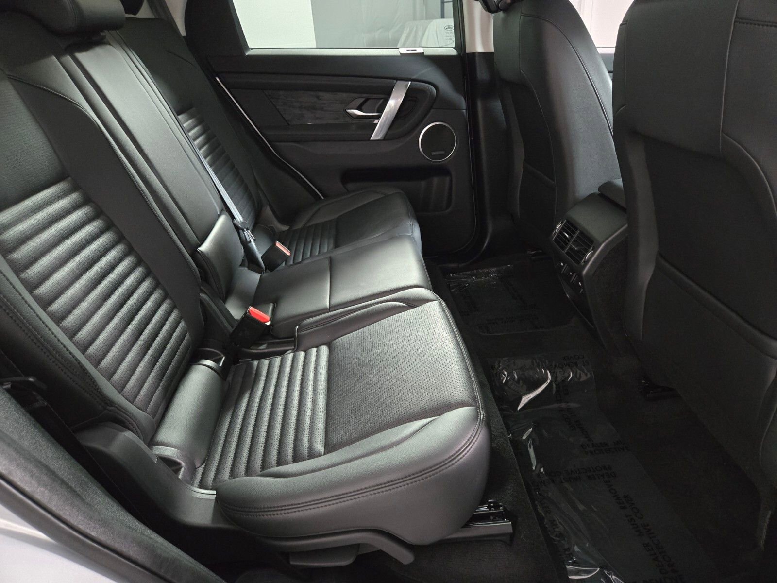 Used 2023 Land Rover Discovery Sport SE AWD/4WD image 18