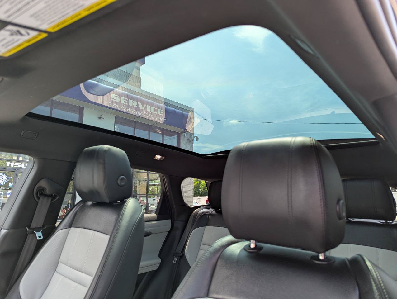 Used 2020 Land Rover Range Rover Evoque First Edition AWD/4WD image 28