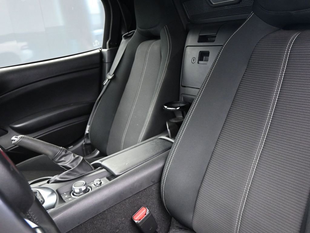 Used 2019 FIAT 124 Spider Classica w/ Technology Group image 16