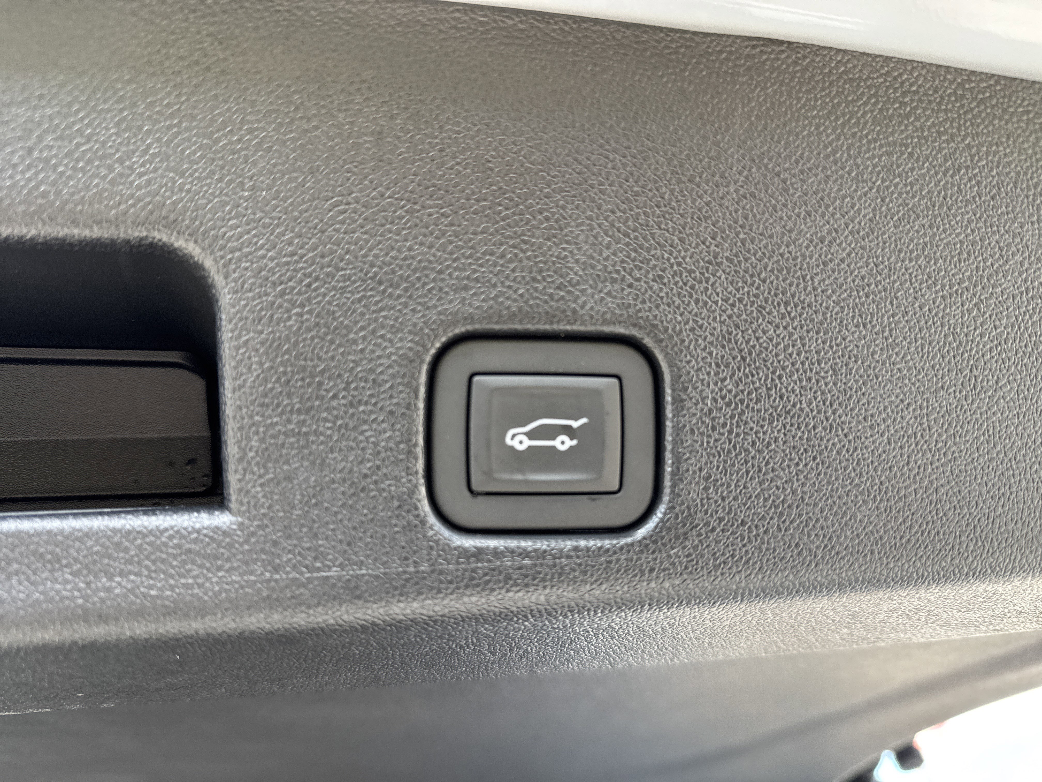 Used 2026 Chevrolet Traverse LT w/ Driver Confidence Package image 34