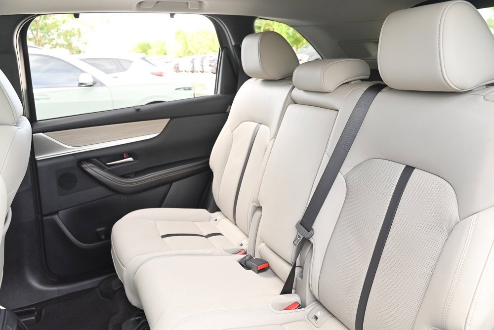 Certified 2025 MAZDA CX-90 3.3 Turbo w/ Preferred Package image 16