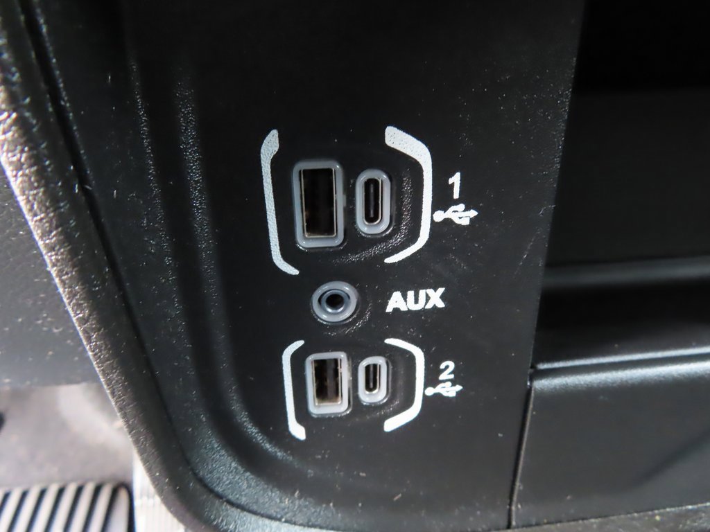 Used 2024 RAM 3500 Tradesman w/ Chrome Appearance Group image 7