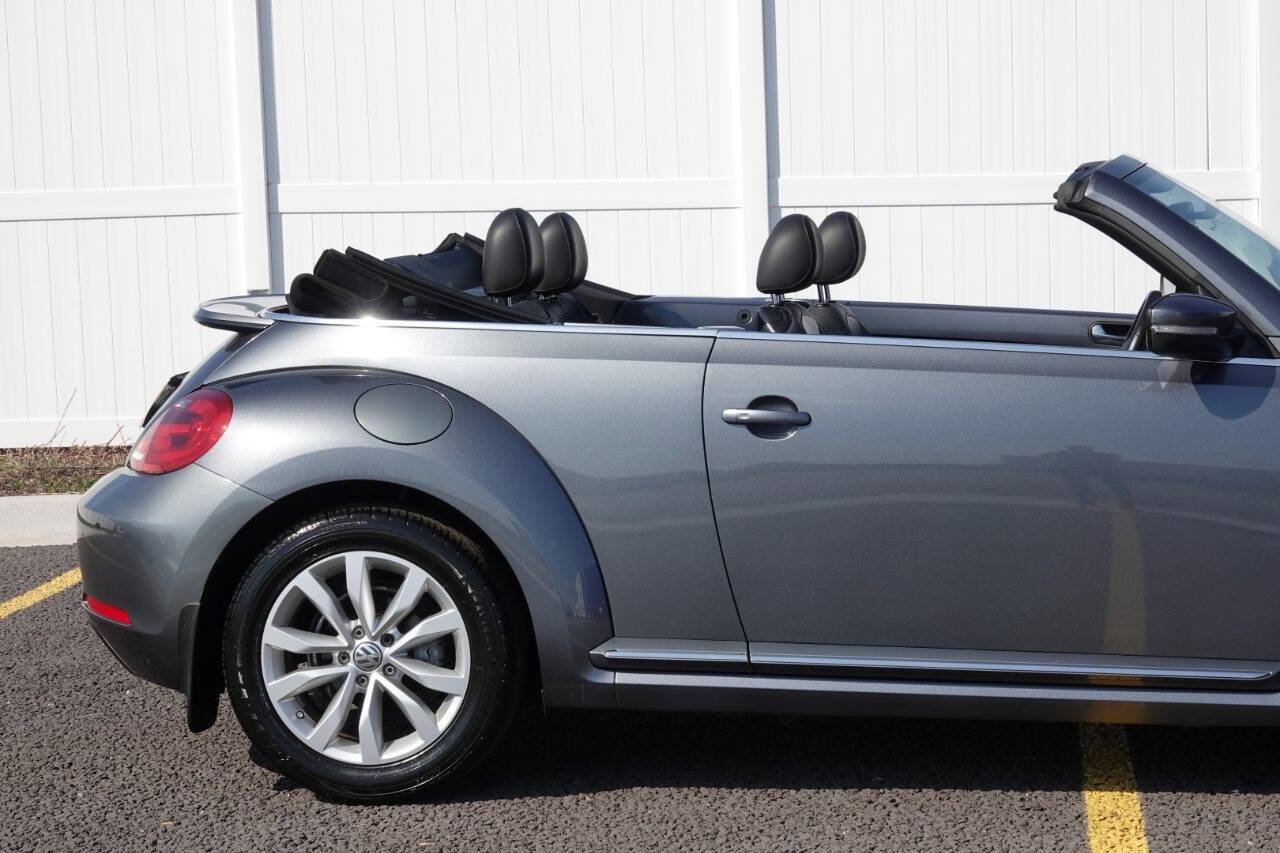 Used 2013 Volkswagen Beetle TDI FWD image 25