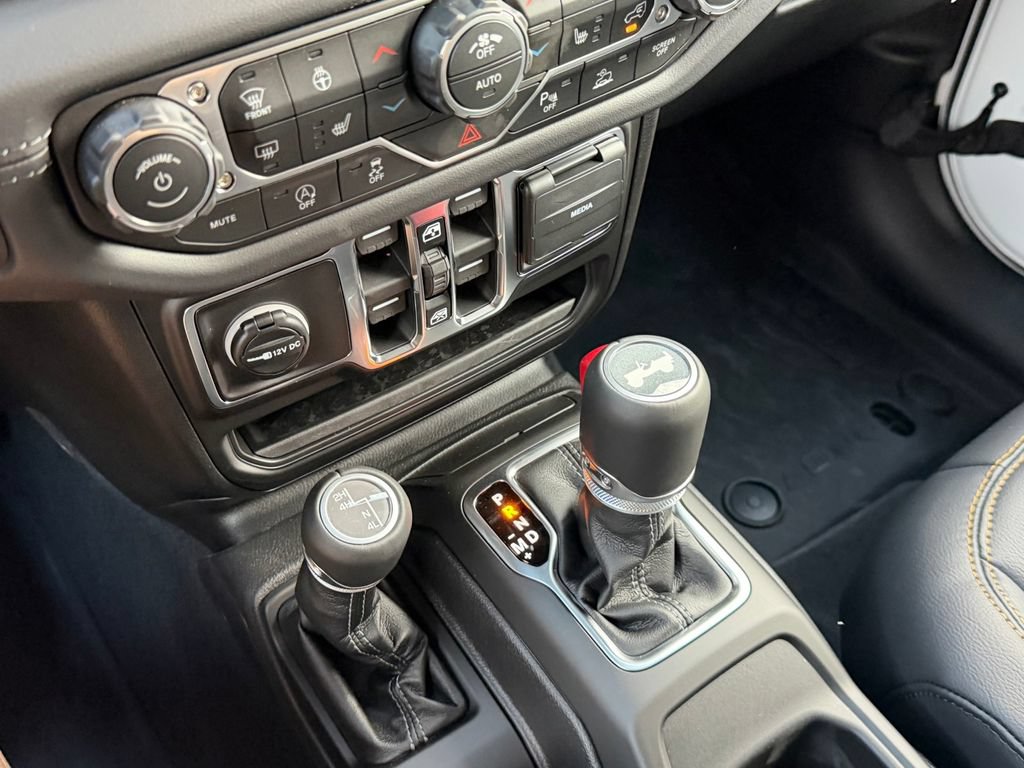 New 2026 Jeep Wrangler Unlimited Sahara AWD/4WD image 16