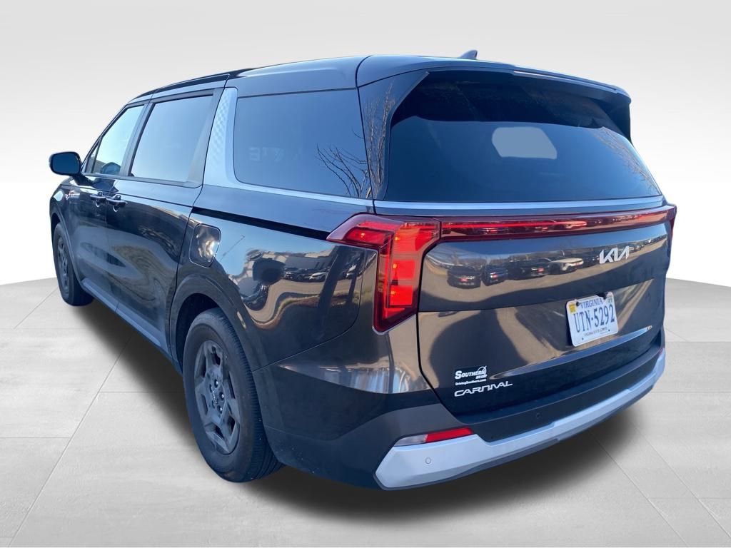 Used 2025 Kia Carnival image 34